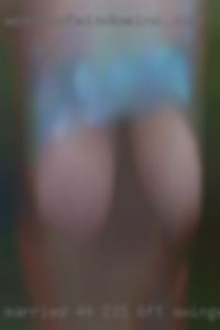 Married 44, 215, 6ft swinger bored nude at my hotel near Ohio.